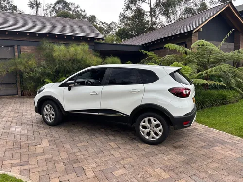 Renault Captur 1.3T Intens Cvt