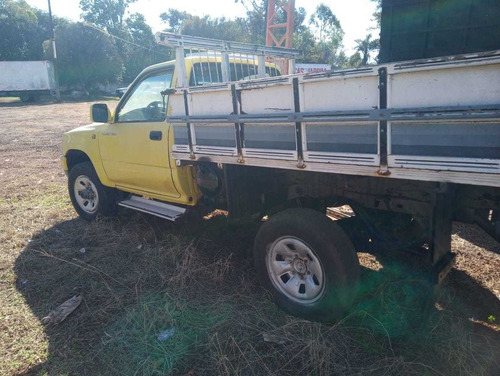 Toyota Hilux 3.0 Dx Cab. Simples 4x4 2p 2003
