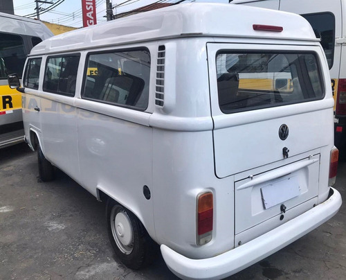 Volkswagen Kombi 2012 - 9 Lugares