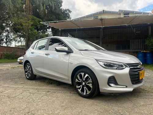 Chevrolet Onix 1.0T Premier Hatch At