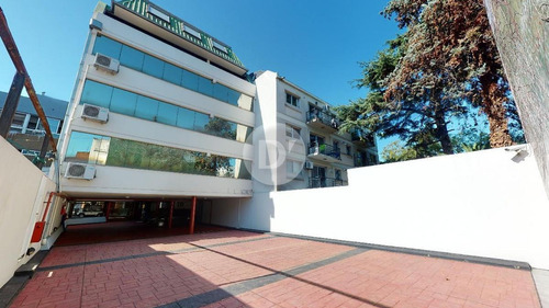 Imagen 3 de 22 de Edificio En Bloque Con Cocheras En Estado Impecable