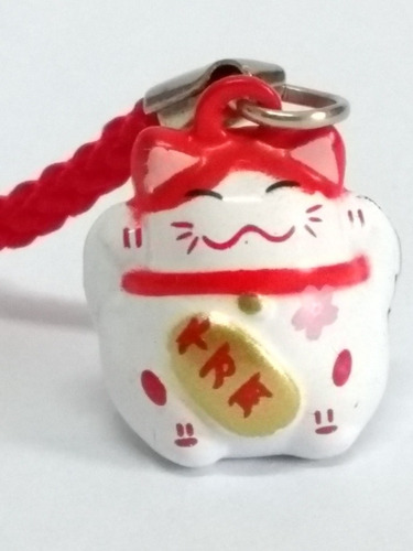 Imagem 3 de 4 de Chaveiro Maneki Neko C/ Guizo Pingente P/ Celular Ref-a Novo