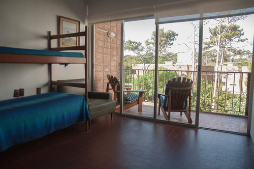 Imagen 8 de 14 de Alquiler Apartamento Rambla Y Parada 15 De Playa Mansa