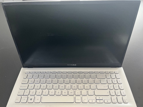 Laptop Asus Vivobook 15.6 Intel Core I5 12gb Ram 256ssd (Usado)