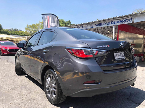 Imagen 4 de 15 de Toyota Yaris 2019 1.5 R Xle At
