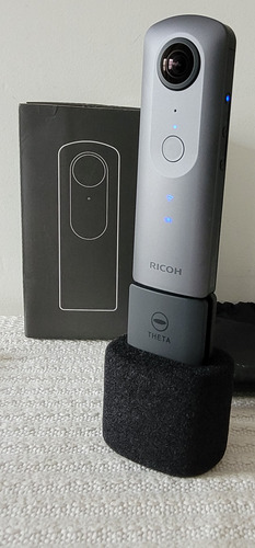 Câmera 360 Ricoh Theta V 4k + Kit Ta-1 Som Incrível 3d Top! (Usado)