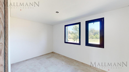 Excelente Casa A Estrenar A La Laguna En Pilara - La Calesa