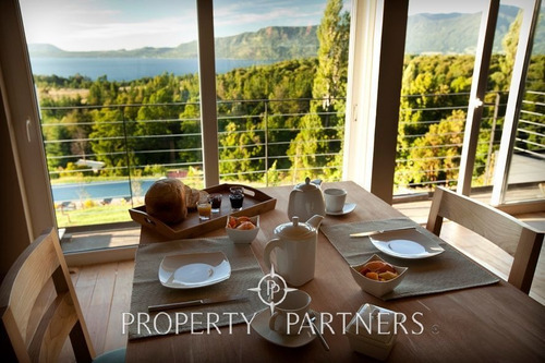 Imagen 5 de 10 de Exclusiva Casa En Pucón Con Vista Al Lago Villarrica