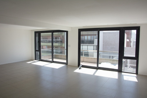 Venta Exclusivo Piso Con Cochera En Plaza Mitre