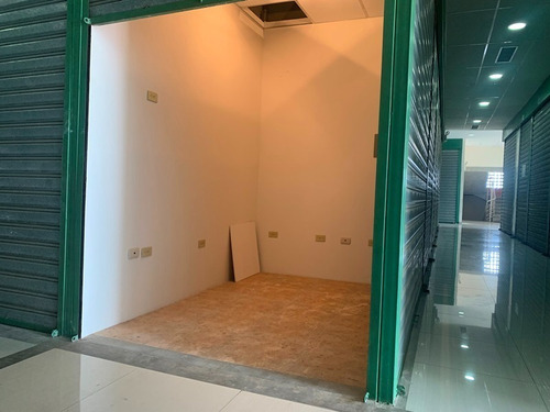 Imagen 2 de 8 de Venta De Local Comercial En C.c Merpolara, Barquisimeto.
