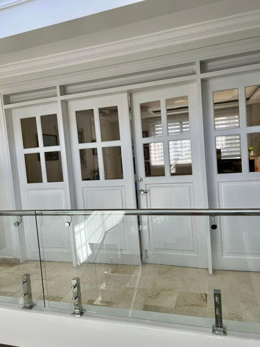 Casa En Los Cacicazgos En Venta, Santo Domingo