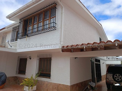 Casa En Venta En Alto Prado En Calle Cerrada Con Vigilancia Y Control De Acceso, 24-24884 Mvg 