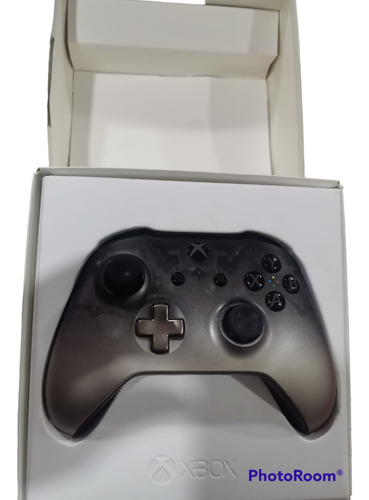 Control Microsoft Xbox One Phantom Black Special Edition (Reacondicionado)