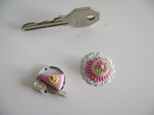 Pasteles Chicos En Miniatura Para Casa De Muñecas (Usado)