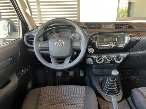 Toyota Hilux 2.7 Cabina Doble Sr Mt