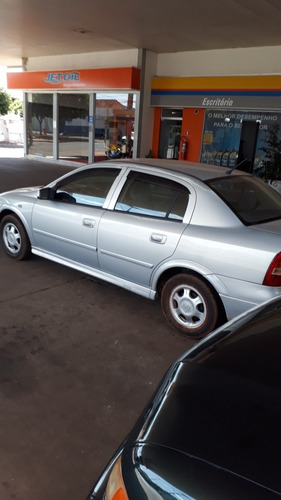 Chevrolet Astra Sedan 2001 1.8 Milenium 4p