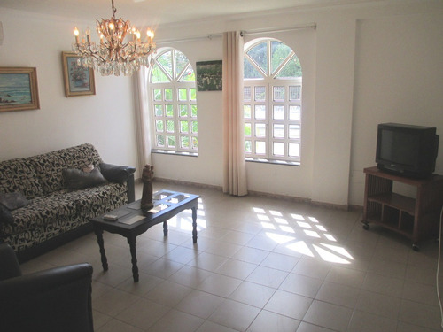 Alquiler - Amplio Y Elegante Apartamento Tipo Anexo Independiente De 100 Mts Full Equipado Y Amoblado - Prados Del Este