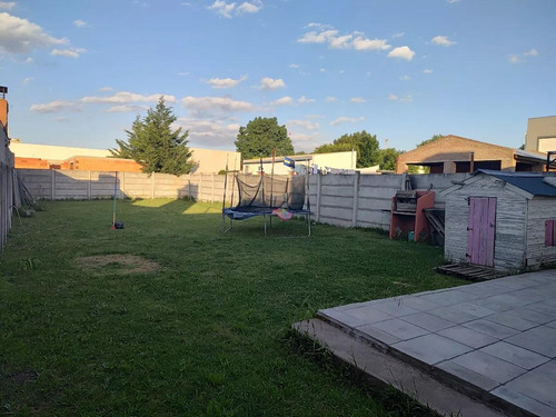 Casa En Venta - 3 Dormitorios 2 Baños - 400mts2 - Tandil