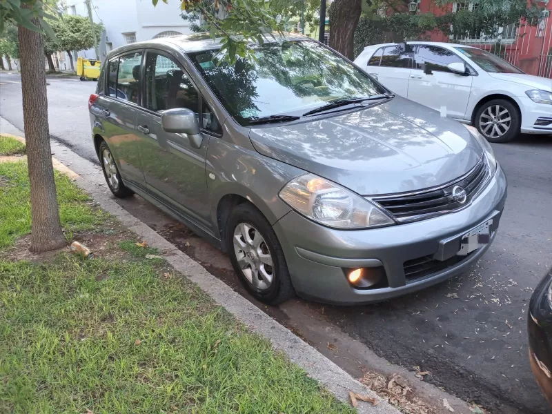 Nissan Tiida 1.8 Acenta