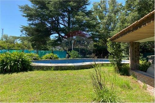 Imagen 15 de 15 de Quinta Venta 4 Ambientes Piscina Quincho T.suarez