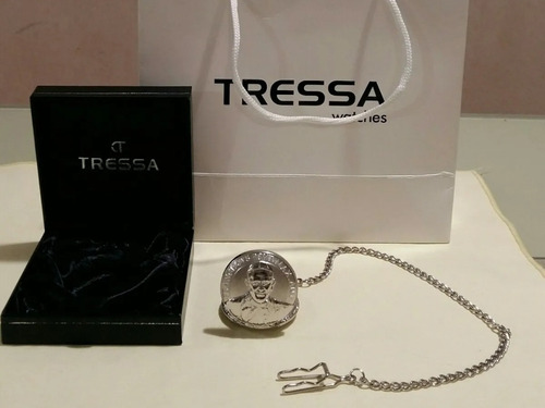 Imagen 4 de 7 de Reloj De Bolsillo Tressa Con Cadena, A Pila. Papa Francisco