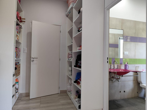 Casa En Venta En Barrio Privado Costa Verde