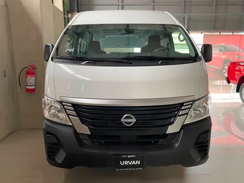 Nissan Urvan 2.5 Panel Amplia Aa Mt