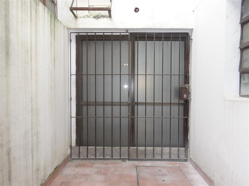 Local A Metros De Av. Mitre, 39.00m2 Cubiertos Con Patio.- Villa Martelli