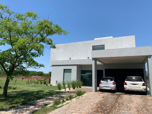 Casa En Venta En Buenos Aires Golf
