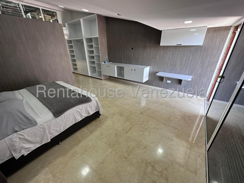 Townhouse En Venta En Villa Nueva Hatillo Cda 25-10925 Yf
