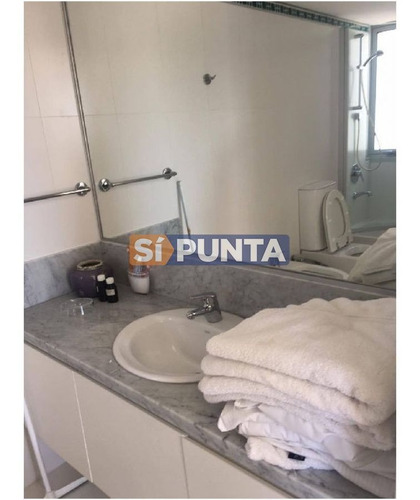 Imagen 27 de 30 de Venta De Apartamento De 3 Dormitorios En Edificio Le Parc Punta Del Este