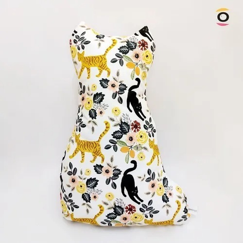 Imagen 2 de 3 de Cojín Con Forma Marca Orbelane Modelo Gato Rubío