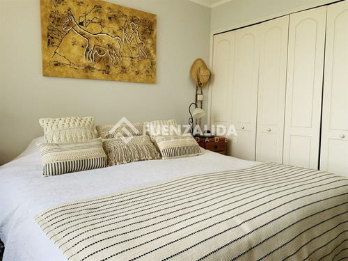 Departamento Amoblado En Venta De 3 Dorm. En Santo Domingo