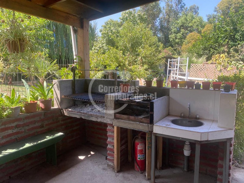 Casa En Venta De 5 Dorm. En La Florida