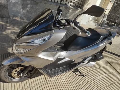 Imagen 3 de 7 de Honda Pcx 150 Línea Nueva