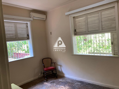 Imagem 16 de 24 de Casa No Jardim Botânico, 3 Quartos, 4 Vagas E Quintal. - 35969
