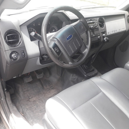Imagen 8 de 11 de Ford F-350