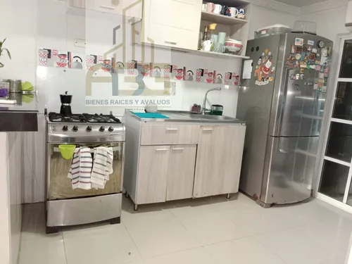 Vendo Casa Con 2 Apartamentos En Almirante Colon