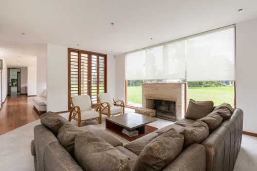 Casa En Venta En Canelon. Cod V5821