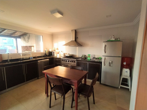 Imagen 18 de 30 de Venta Casa Moderna, Barrio Laguna Azul