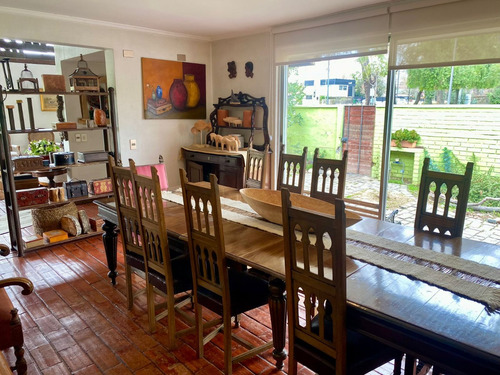 Excelente Casa En Inmejorable Ubicación En Colon