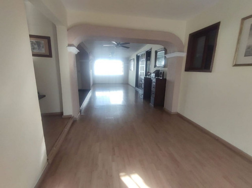 Casa En Venta En La Col. El Miraval, Cuernavaca Morelos.