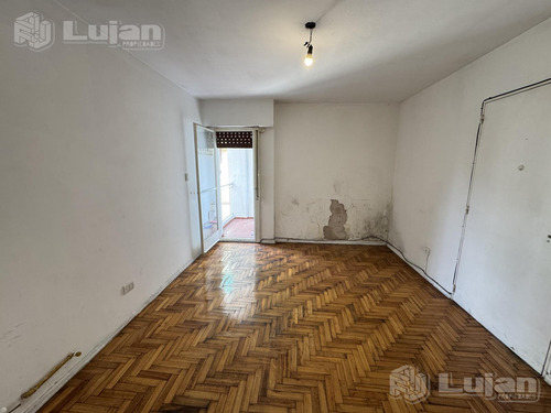 Venta Av Rivadavia Al 8800 2 Ambs Con Balcón !