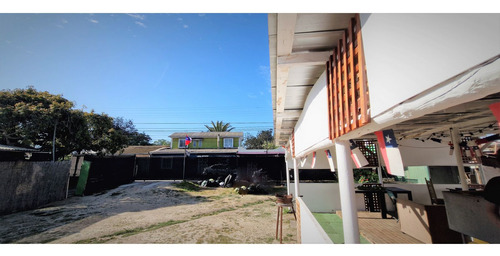 Sitio Con Instalaciones Y Patente Para Restaurant, En La Cru