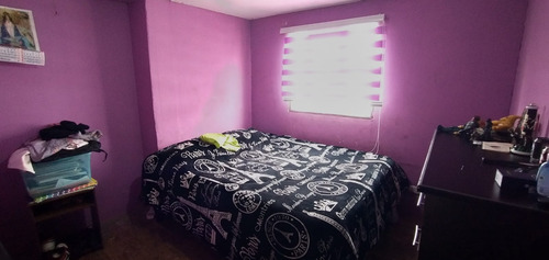 Venta De Casa 2 Pisos En Colina, Santiago 5d 1b