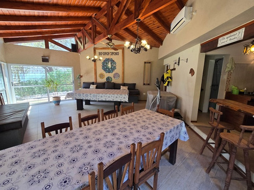 Casa Con Costa Al Lago