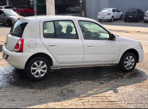 Imagem 5 de 10 de Renault Clio 2016 1.0 16v Expression Hi-power 5p