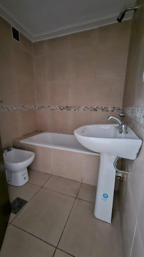 Alquiler! Departamento De Categoría Tipo Dúplex De 2 Dormitorios En Lavalle Al 1100, Barrio Sur