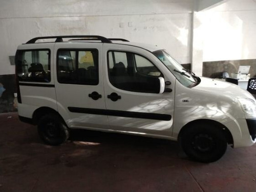 Imagem 2 de 8 de Doblò Attractive 1.4 8v (flex)