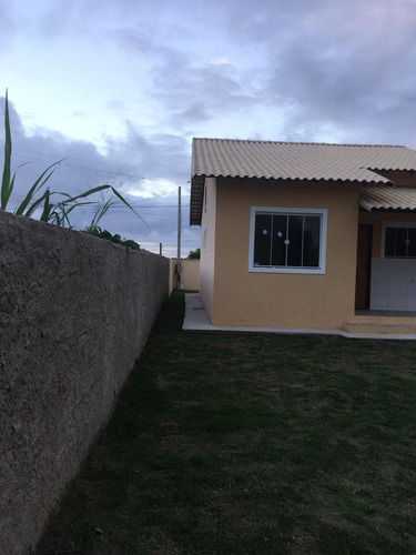 Casa À Venda Na Rua 42, Lote 47 Quadra 19, Jacaroá, Maricá - Rj - Liv-9975
